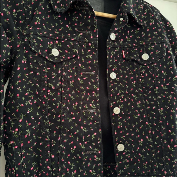 Levi's Vintage Floral Print Denim Trucker Jacket - Picture 3 of 6